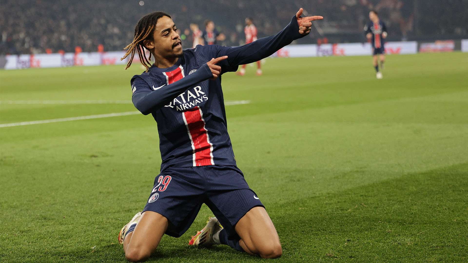 李金羽始终 李金羽始终